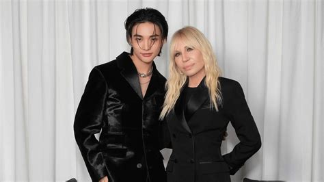 donatella versace hyunjin.